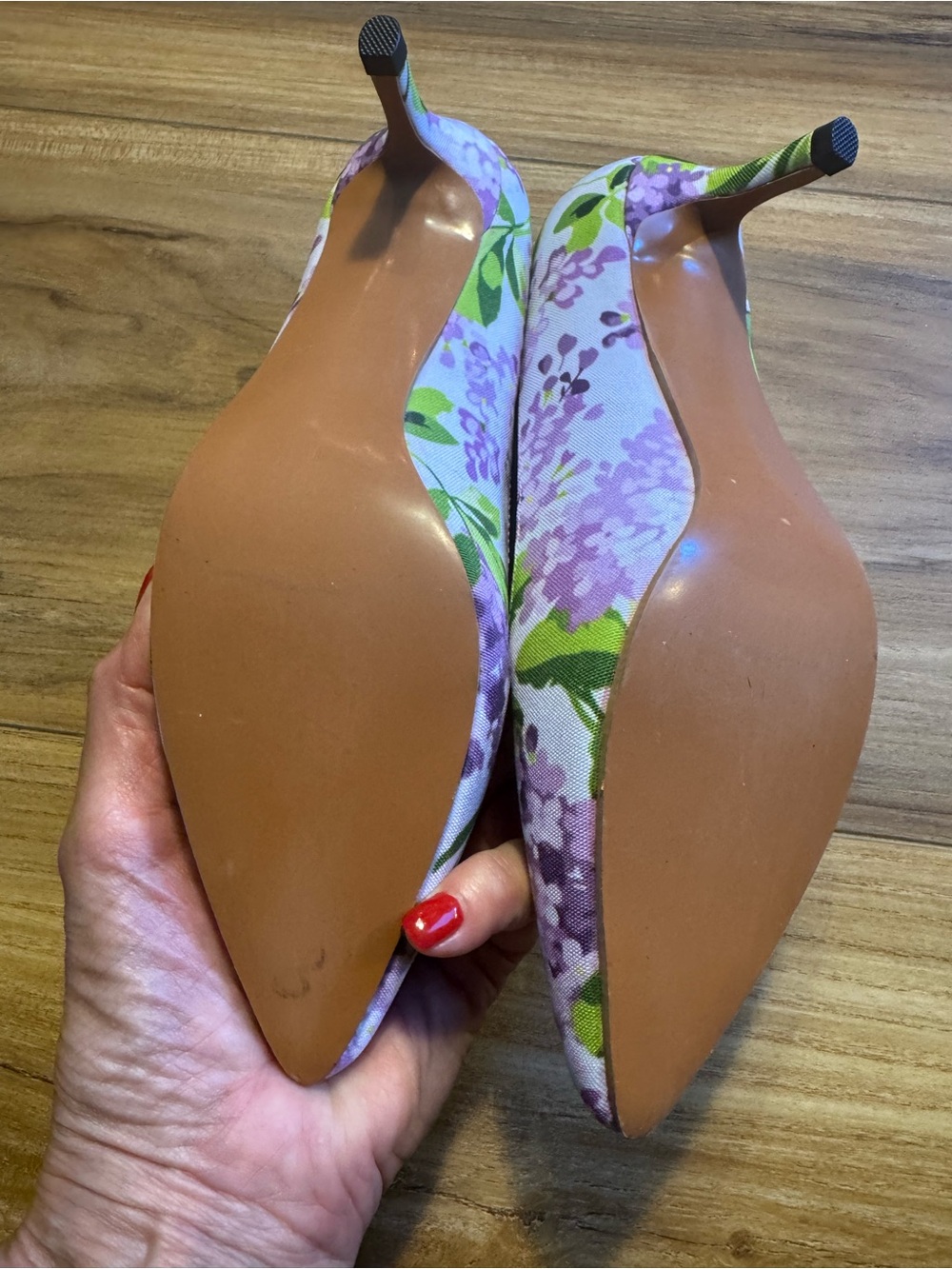 Floral Pointed-Toe Heels in Lavender and Green - Picture 4 of 9
